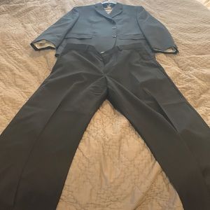 Pinstripe BANANA REPUBLIC Mens Suit, Size 44